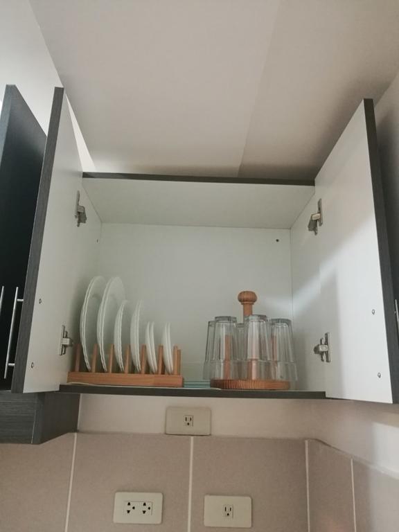 Aaa Condominium Тагайтай Экстерьер фото