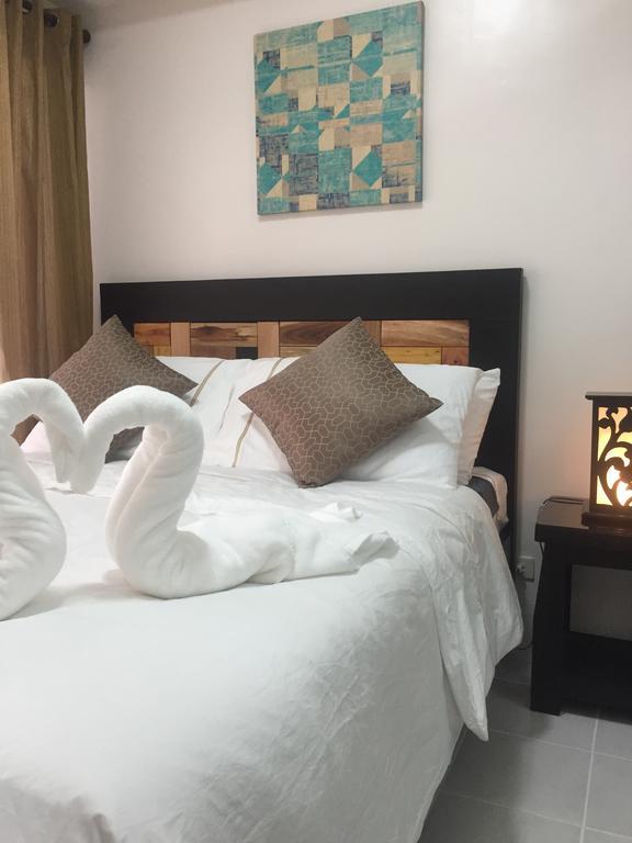Aaa Condominium Тагайтай Экстерьер фото