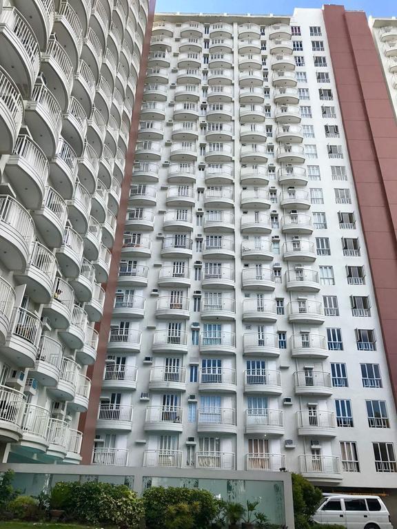 Aaa Condominium Тагайтай Экстерьер фото